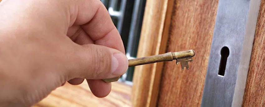 Central Locksmith Store Miami, FL 305-894-5979 - lockout-service-01